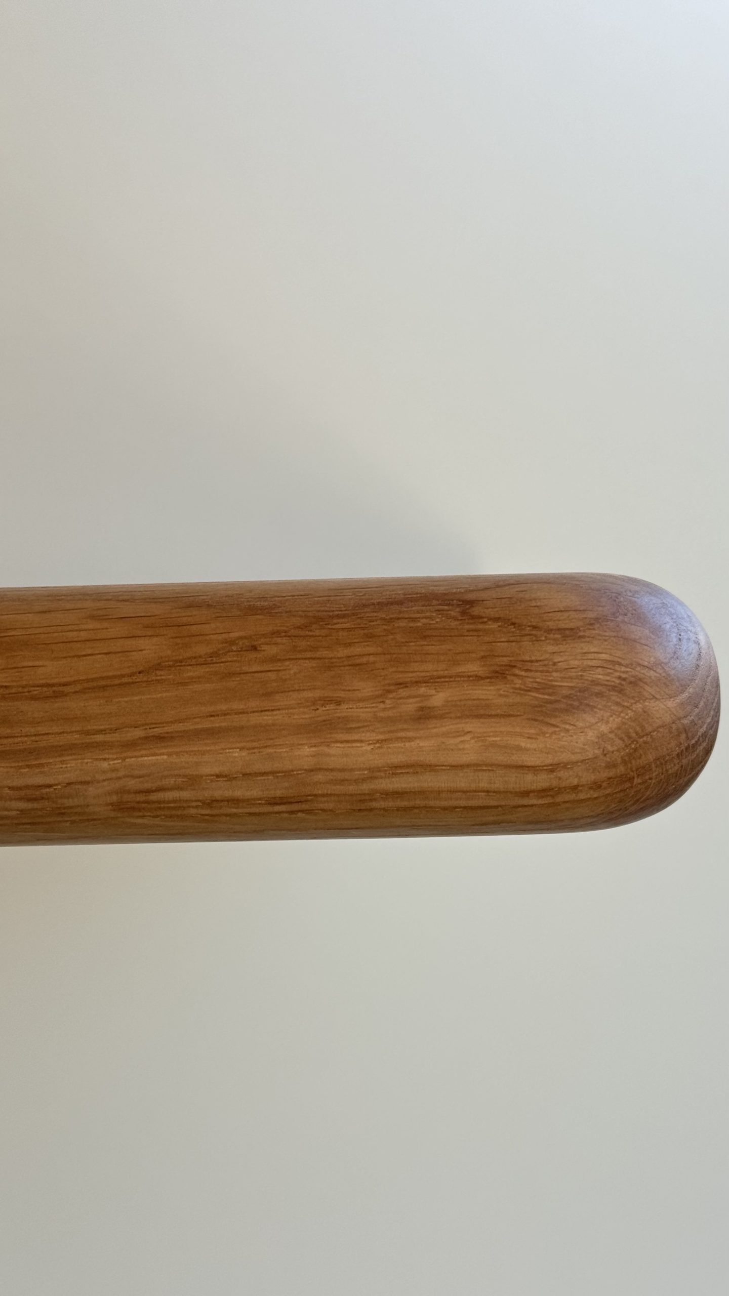 stół dębowy LUNO 6 Stół LUNO – nowoczesny stół dębowy na wymiar o obłych kształtach